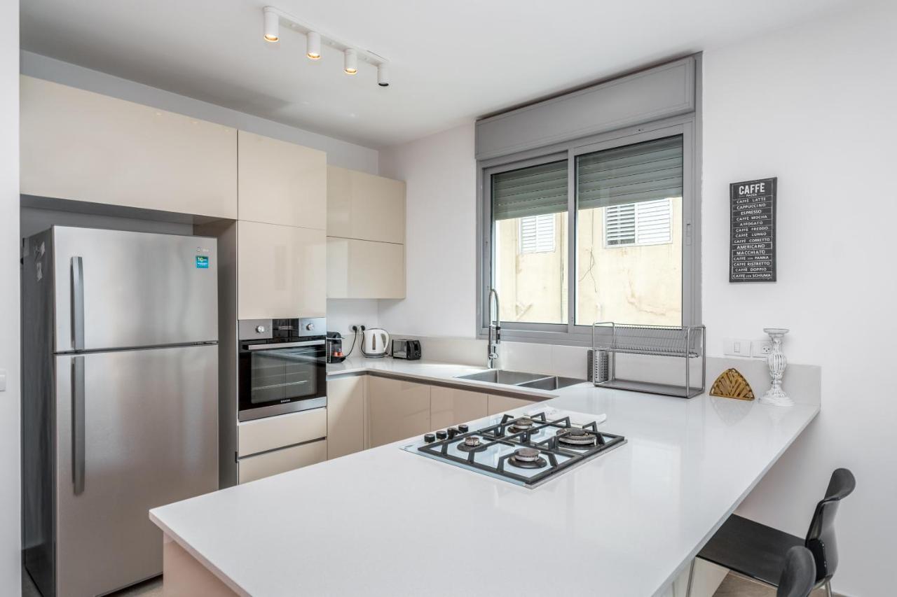 3 Bedrooms Balcony & Parking Near Banana