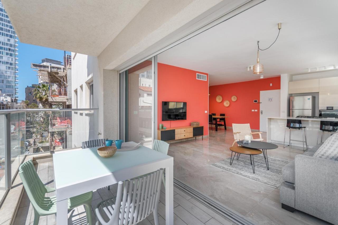 3 Bedrooms Balcony & Parking Near Banana Apartment *
